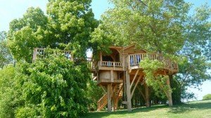 Romantic Treehouse With Hot Tub 12 Feet Off the Ground