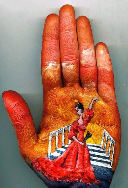 Beautiful Hand paintings by Svetlana Kolosova (1)