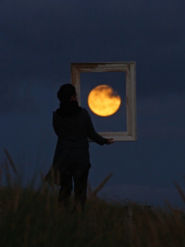 Creative Moon Photography By LaurentLaveder (1)