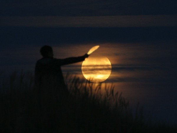 Creative Moon Photography By LaurentLaveder (4)