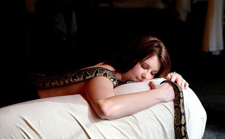 Massage By Snakes Treatment (6)