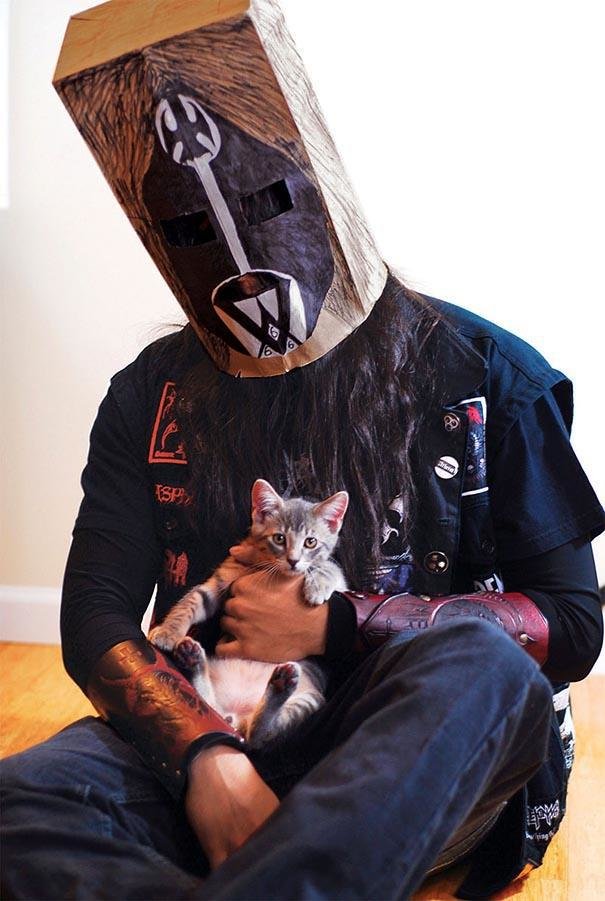 Cute Cats & the Metalheads that Love Them (8)