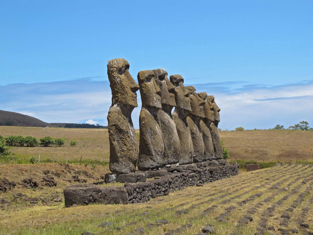 World-unsolved-Mystery-RapaNui-National-Park