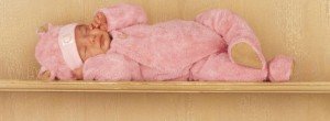 baby_sleeping_on_wood-t1