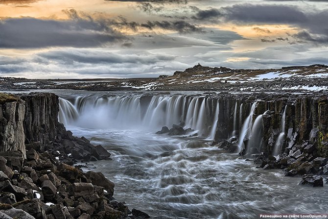 INCREDIBLE FALLS IN ICELAND (21)